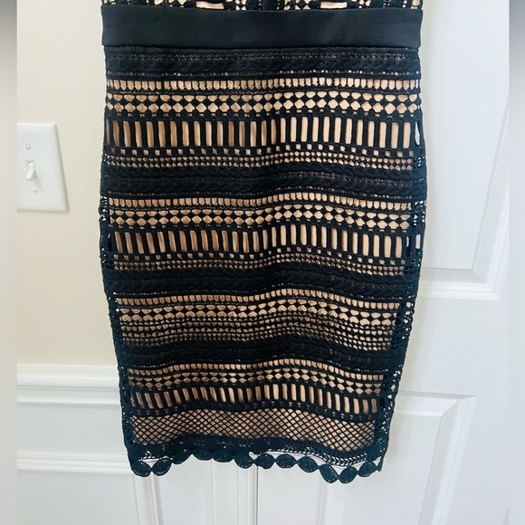 Stunning like new Gabby Skye black size 2 dress - Picture 3 of 8